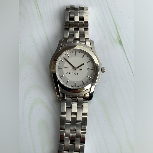 Dressy men’s GUCCI watch 🌟🌟🌟 - Picture 3 of 15